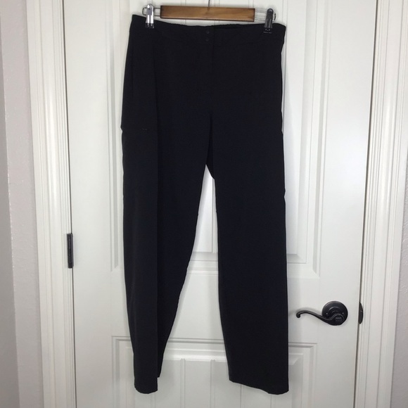 Lululemon Ventlight Cargo Mid Rise Crop in Black Size 8. - Picture 2 of 11